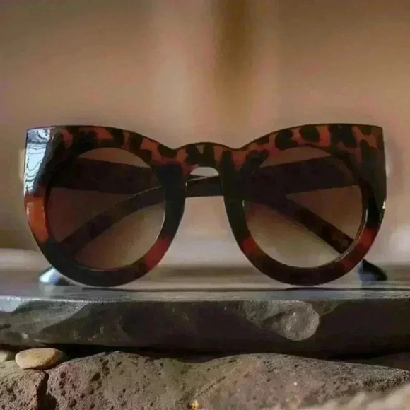 Semi Cat Eye Animal Print Sunglasses - Picture 1 of 3